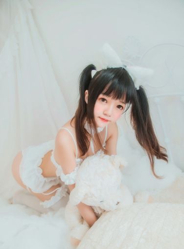 萝莉风COS 桜桃喵 – 白猫 [32P]