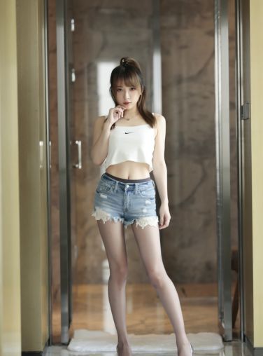 小女巫露娜 - 牛仔小裤裤[78P]