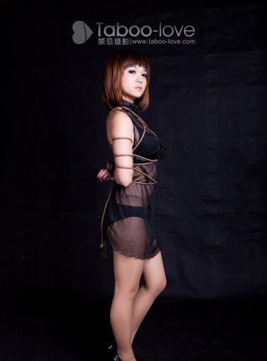 [禁忌摄影] No.045 可樂 可樂妹妹黑紗曼妙[30P]