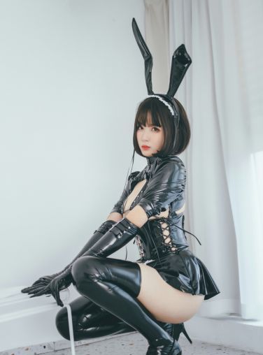 轩萧学姐 - 兔女郎女仆[52P]