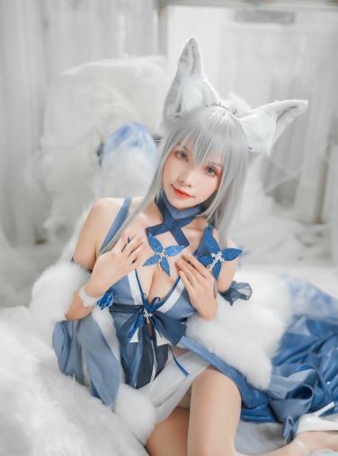 [Cosplay] Neko-薇薇 - 信浓礼服[30P]