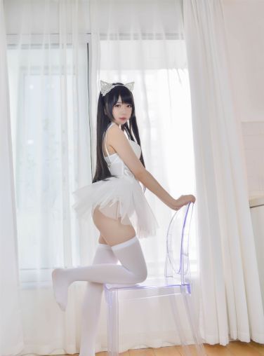 Cos小姐姐雪琪 – 猫系少女白猫[30P]