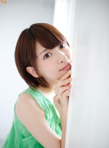 [Bomb.tv套图] 2013.06 Nanami Hashimoto 橋本奈々未(乃木坂46)Arisa 亜里沙[69P]