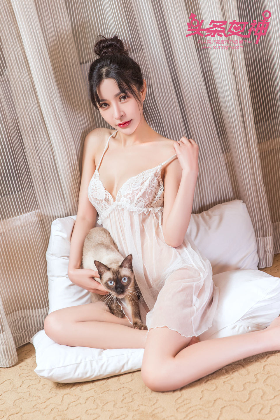 [TouTiao头条女神]少女与猫 Baby (2).jpg