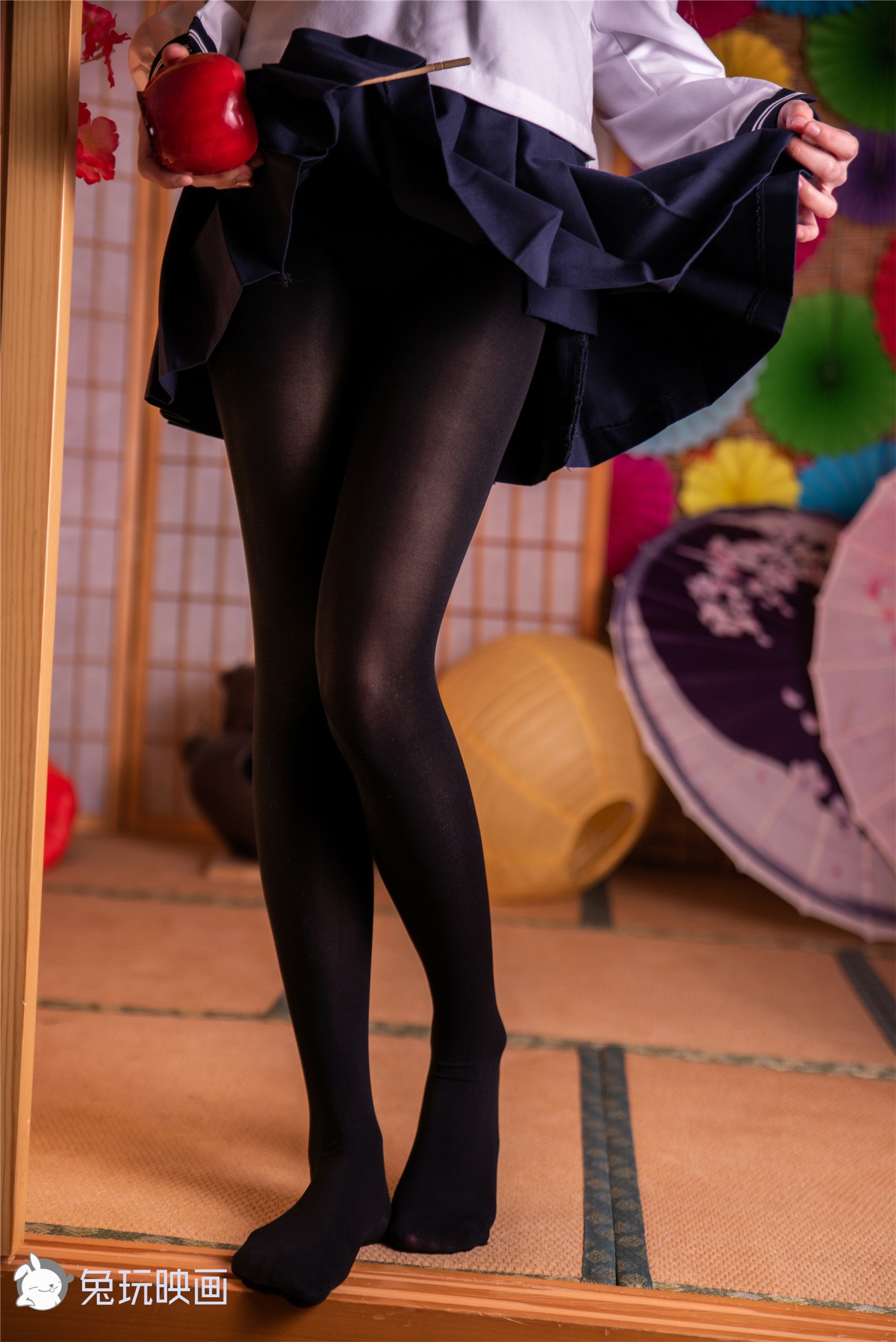 兔玩映画系列 Vol.053 冬天里的黑丝JK裙[45P]