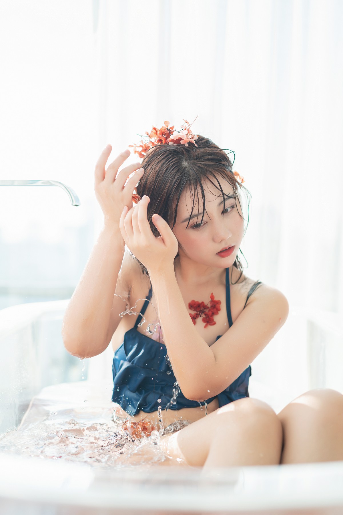 微博福利姬镜酱 - 私奔之泳衣[61P]