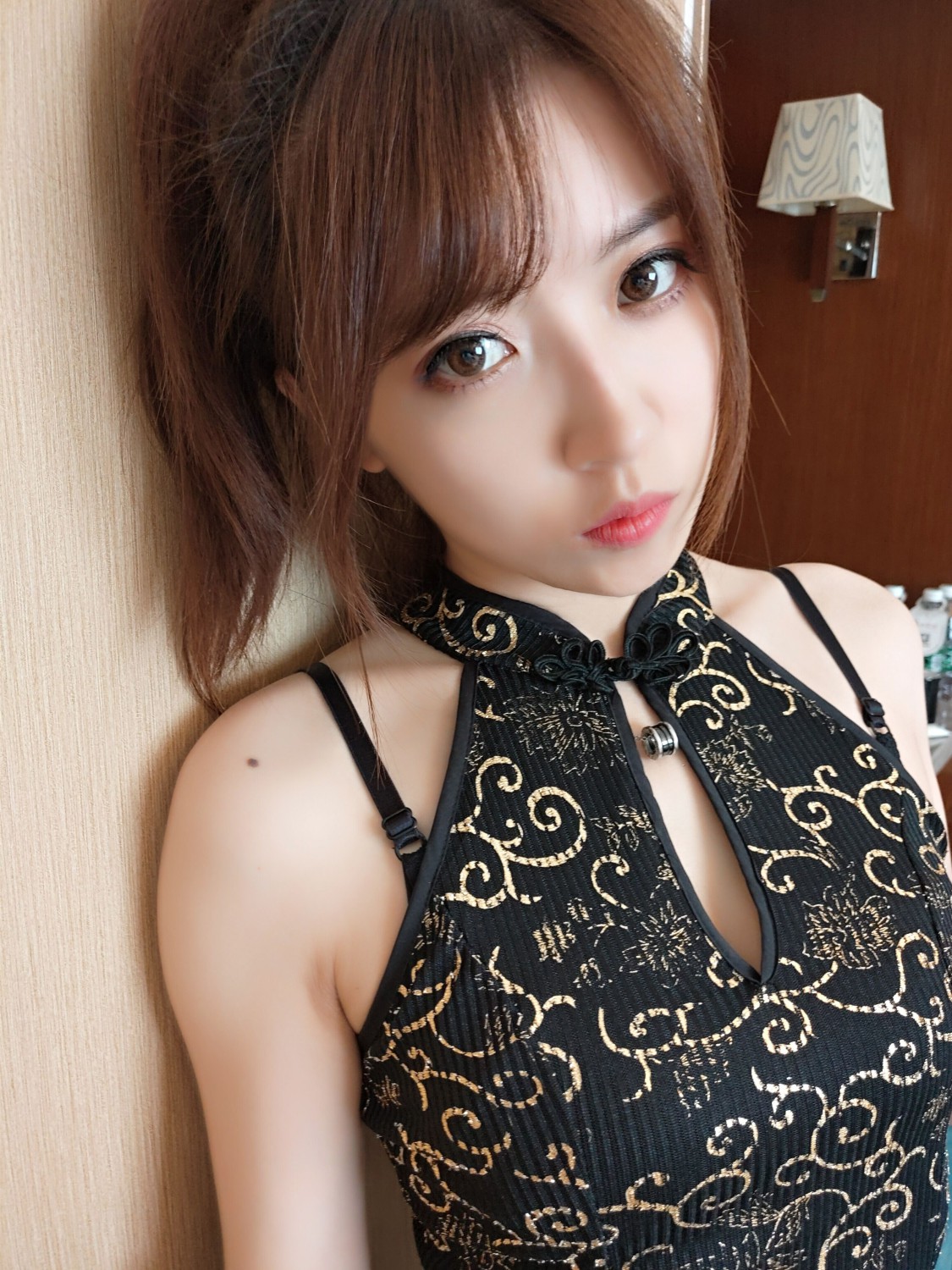 小女巫露娜 - 黑丝旗袍[33P]