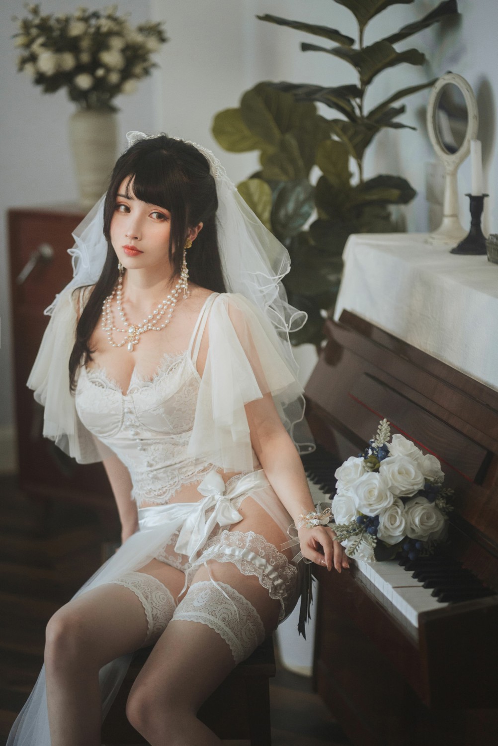 rioko凉凉子 - 透明婚纱 第3张