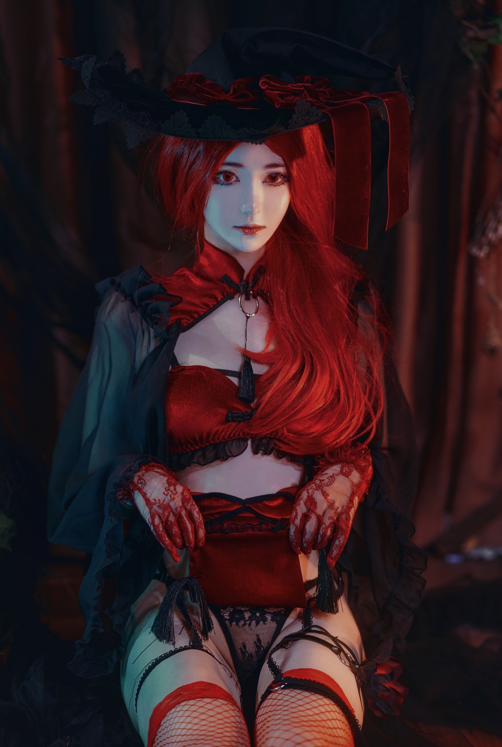 [Cosplay]南桃Momoko - 红女巫[19P]