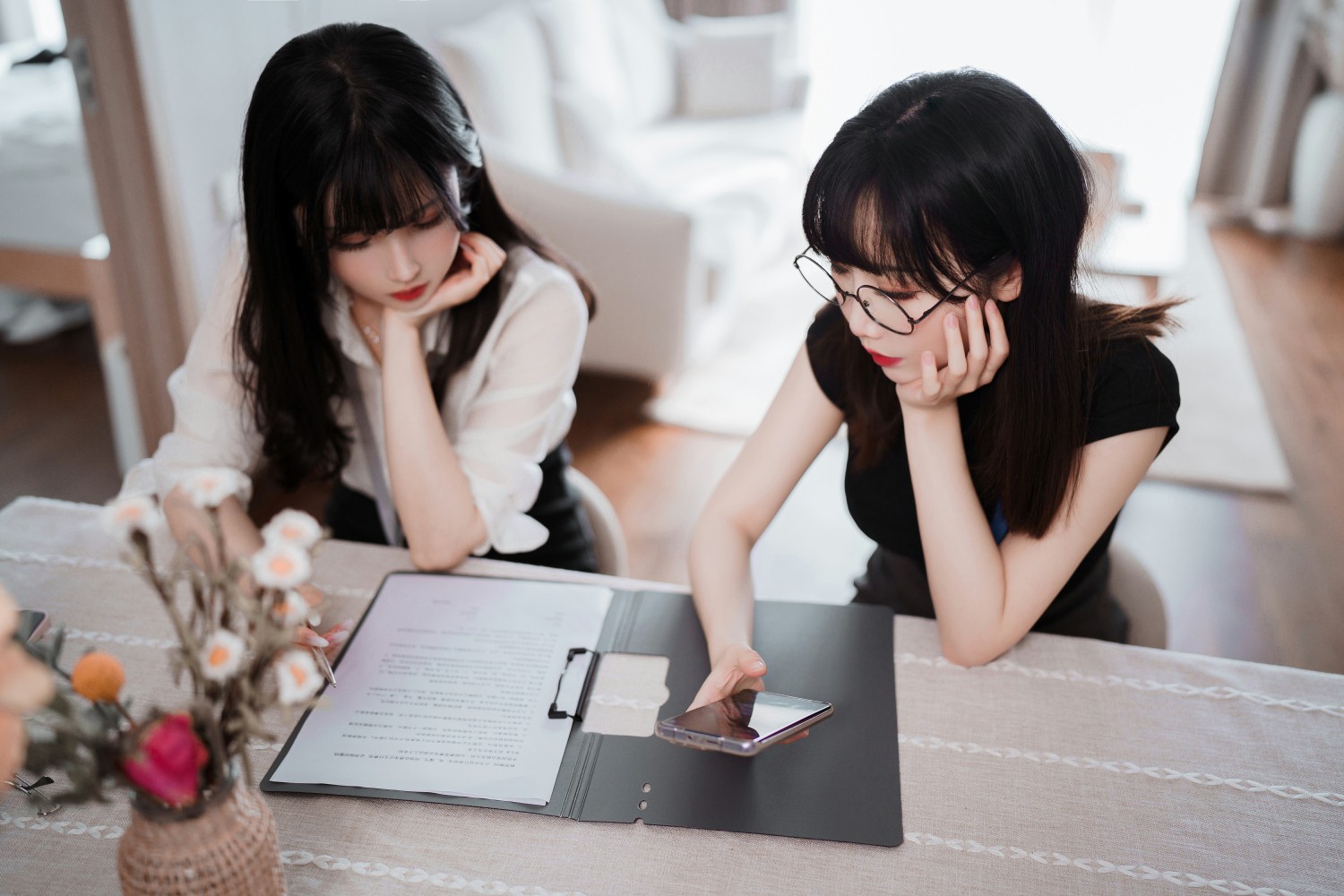 rioko凉凉子&面饼仙儿 - OL百合篇[41P]