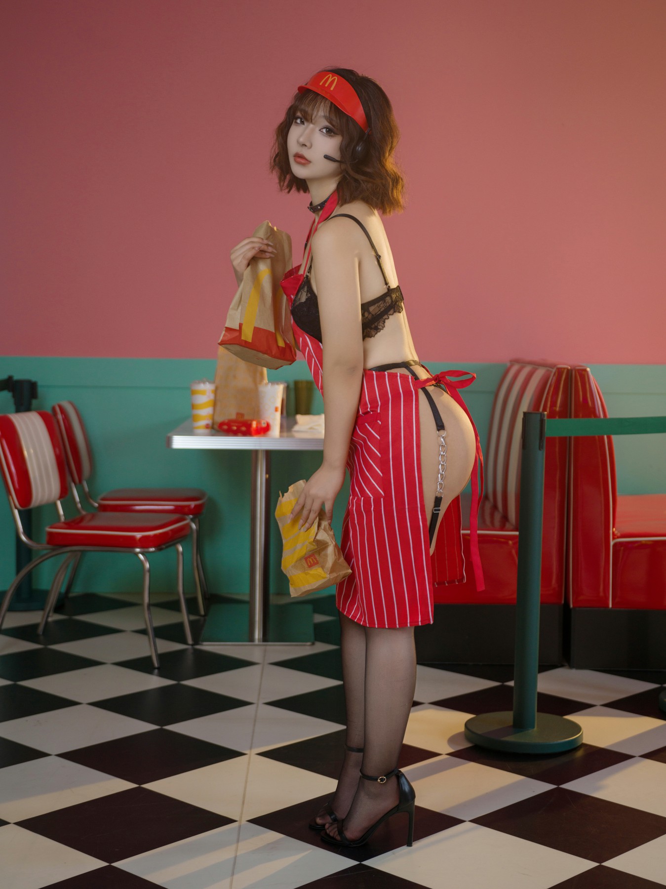 yuuhui玉汇 – 麦当劳的女服务员 第3张