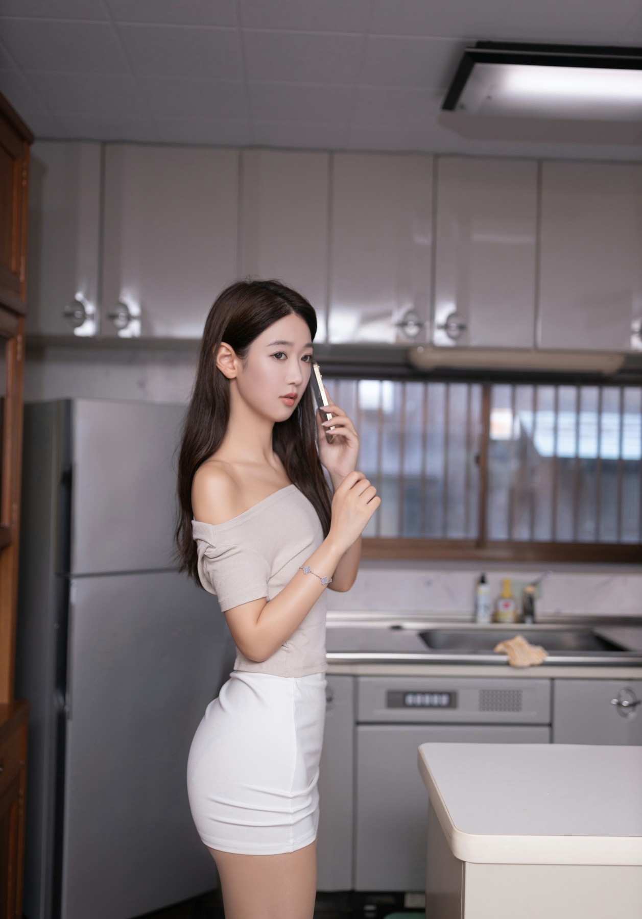 唐安琪 - 内部私购无删减原版写真维修冰箱 第3张