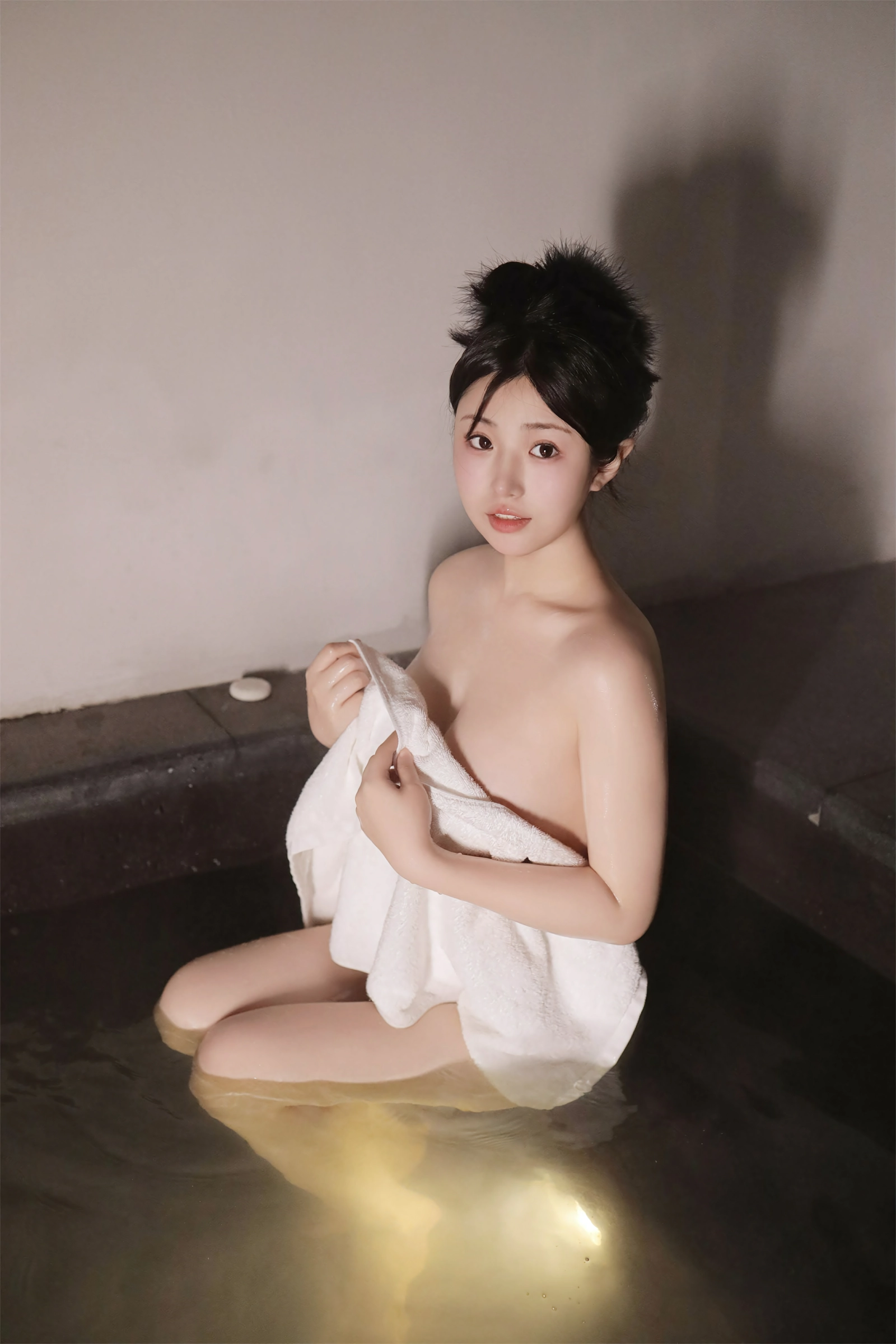 陈小花 - 内部私购无删减原版写真泡澡 第2张