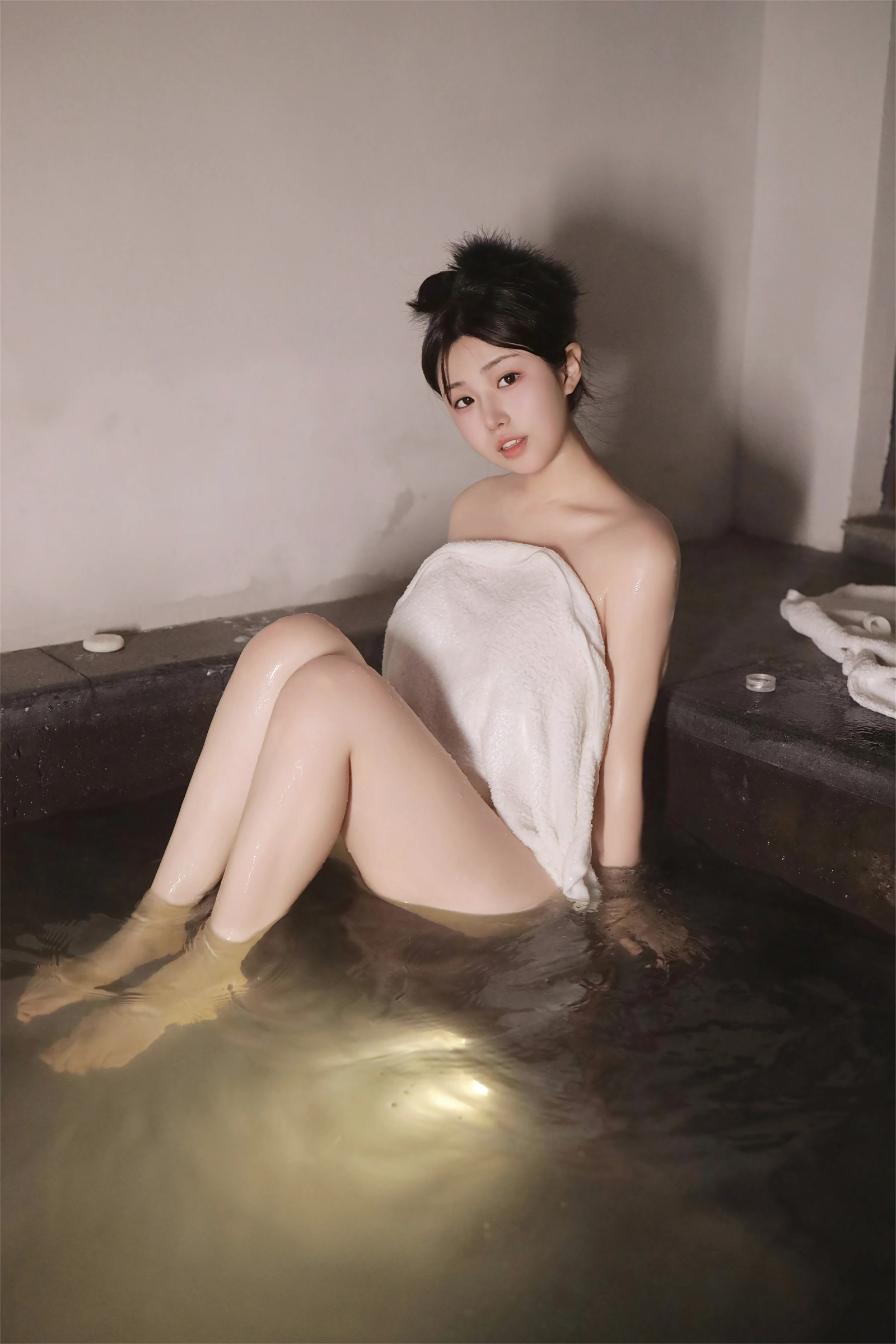 陈小花 - 内部私购无删减原版写真泡澡 第3张