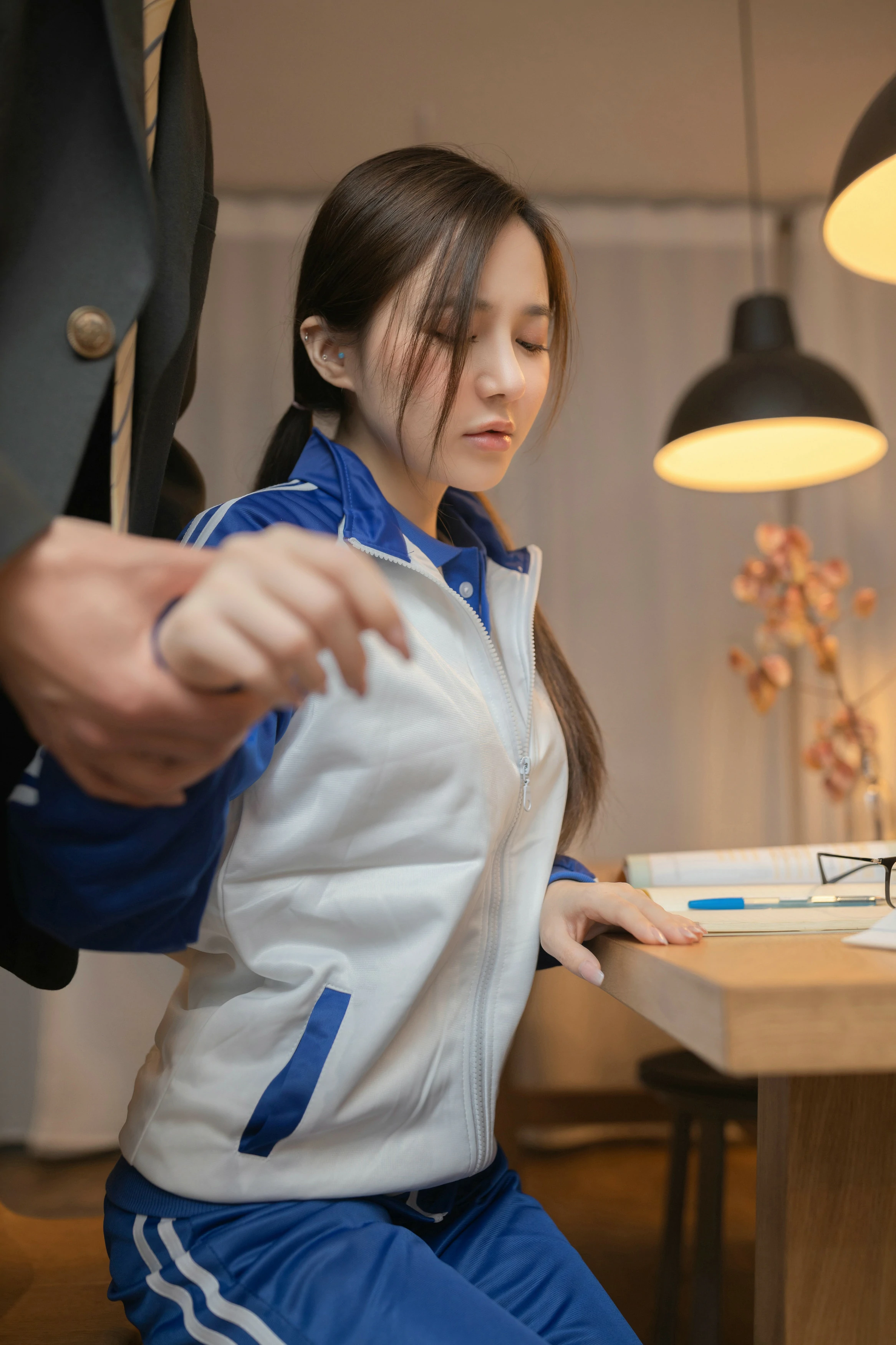 鱼子酱Fish - 内部私购无删减原版写真家教[87P]