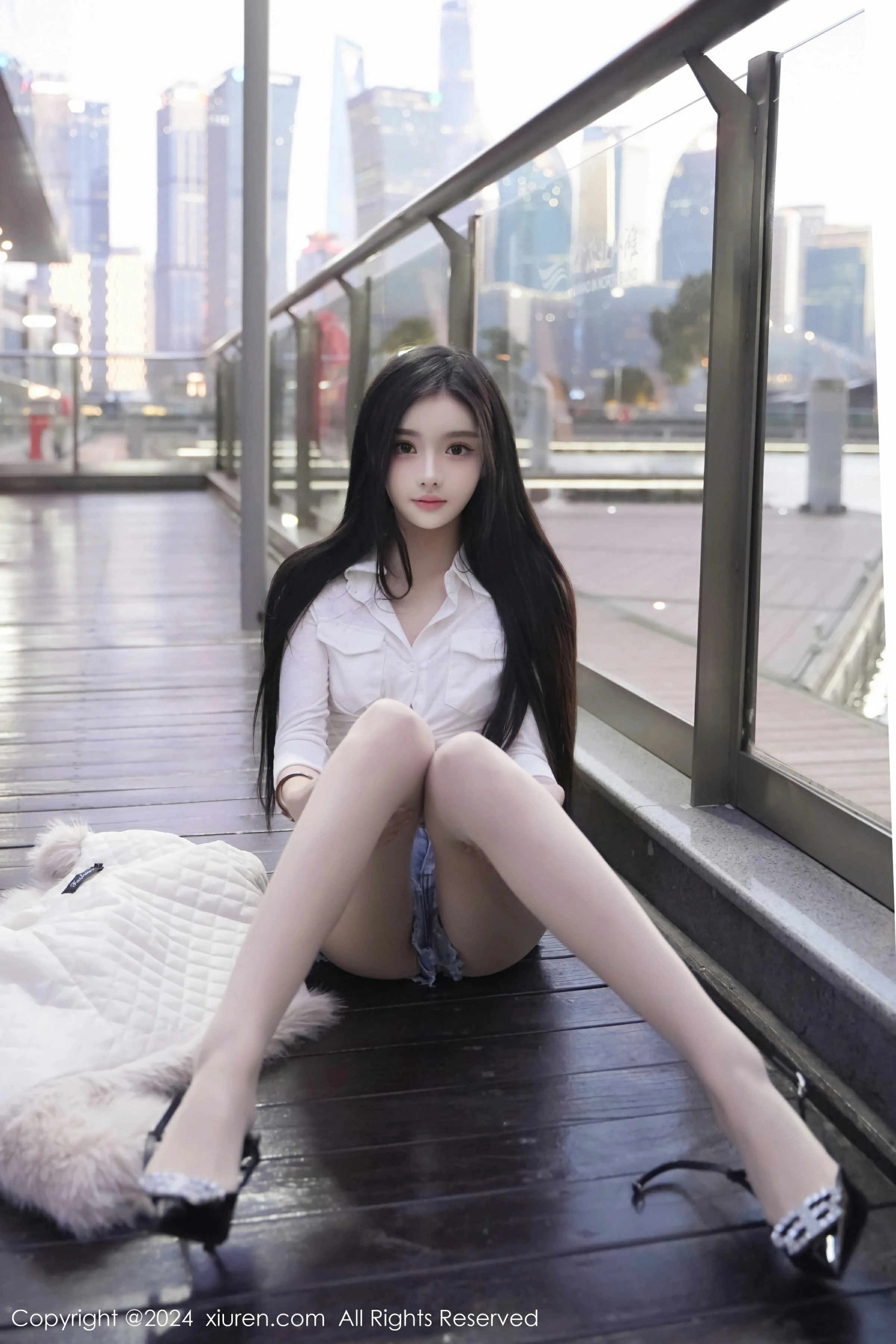 [XiuRen秀人网] 2024.03.20 No.8261 龙雪儿 第2张