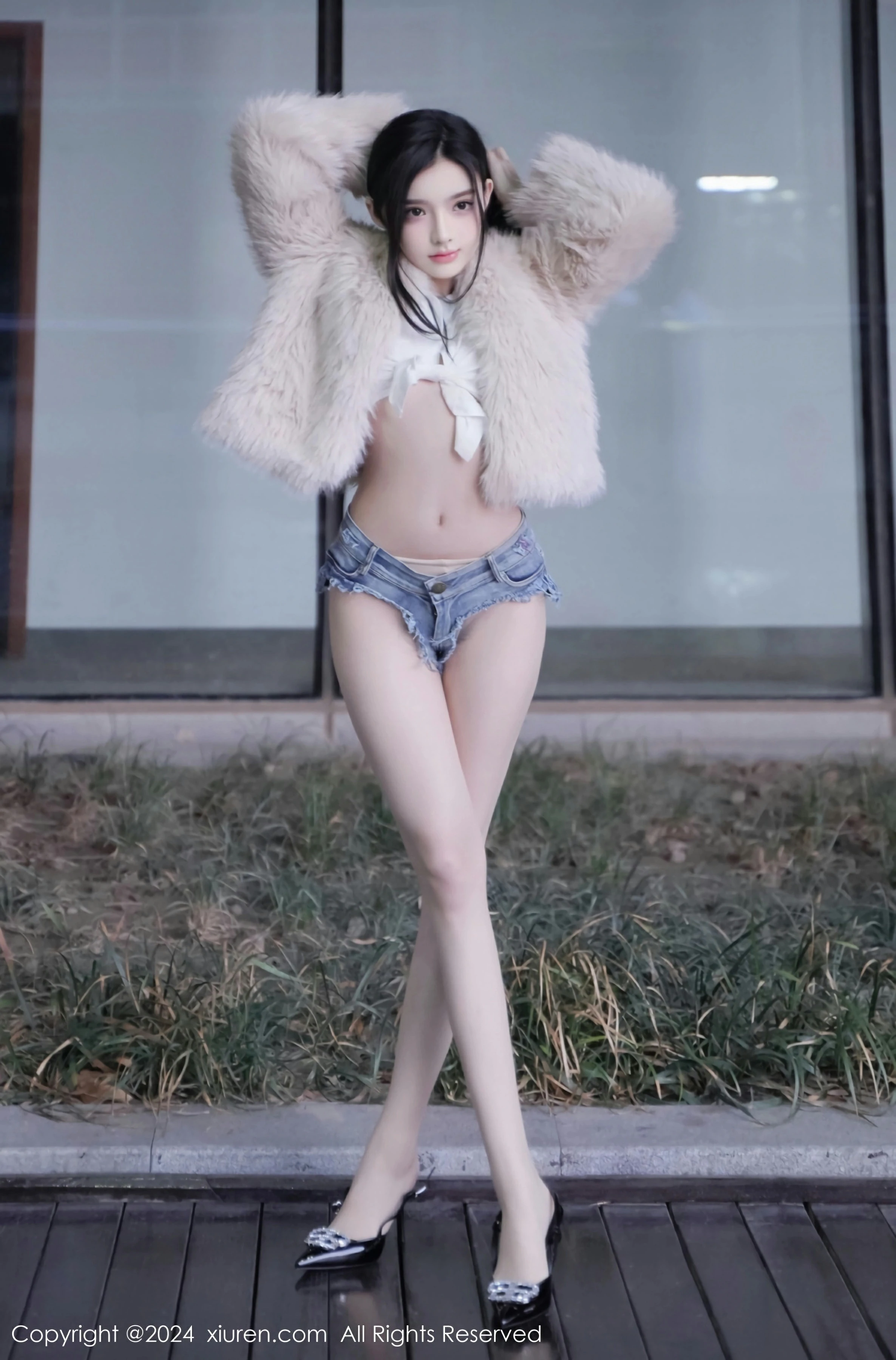 [XiuRen秀人网] 2024.03.20 No.8261 龙雪儿 第3张
