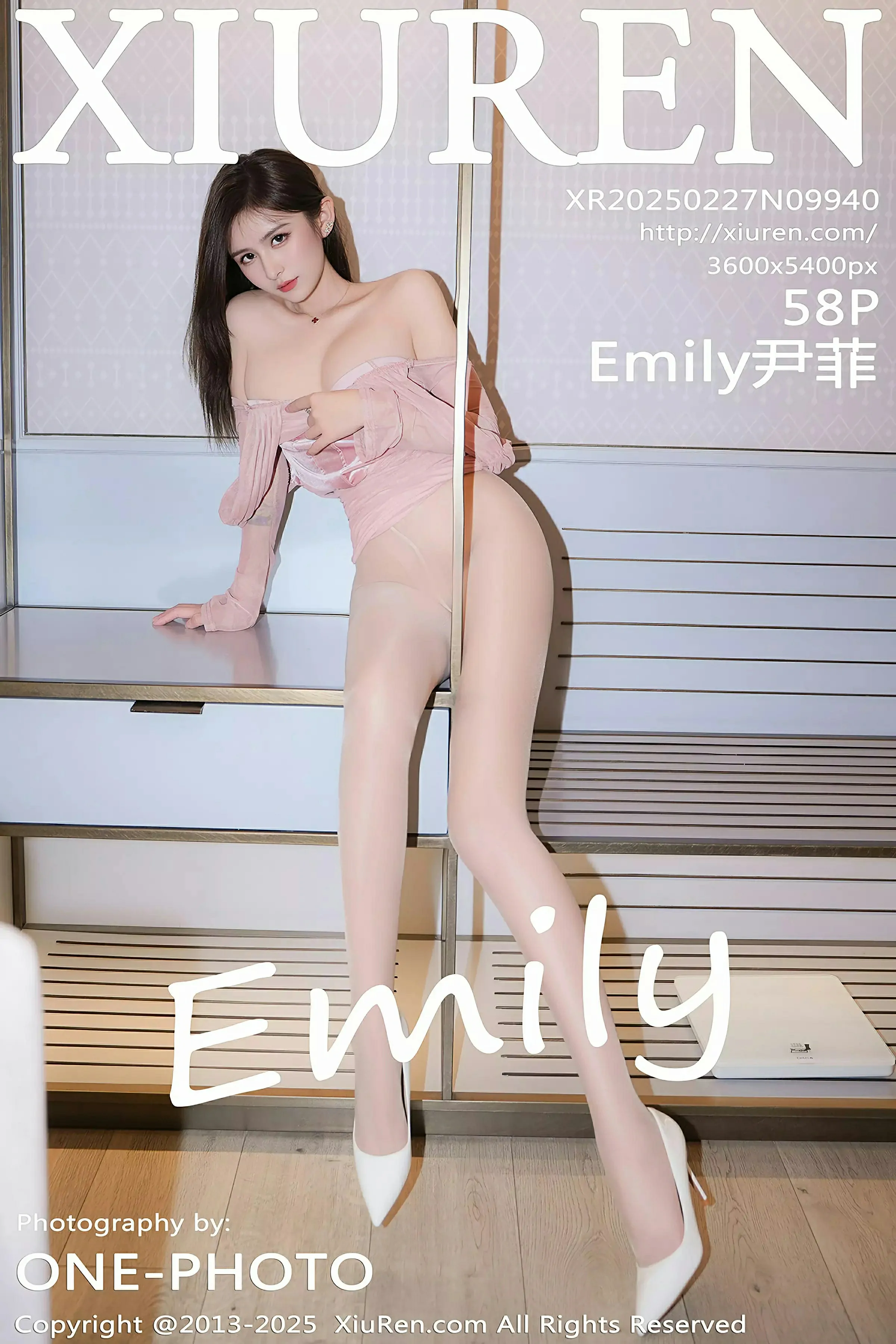 [XiuRen秀人网] 2025.02.27 No.9940 Emily尹菲 第1张