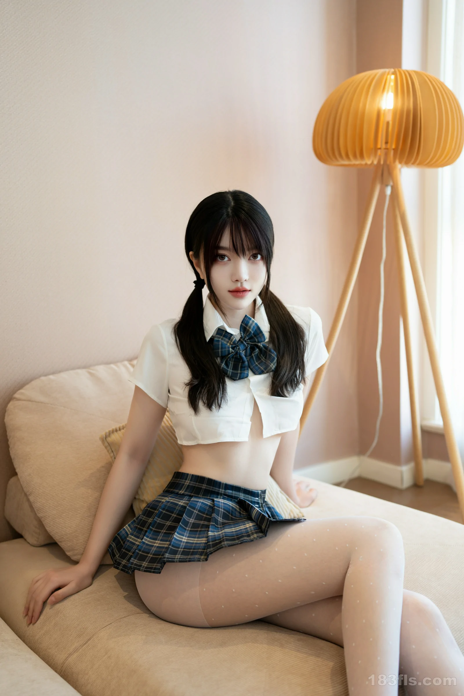 xiuren秀人网福利白露lulu大尺度私拍无码流出清纯双马尾学妹 第2张