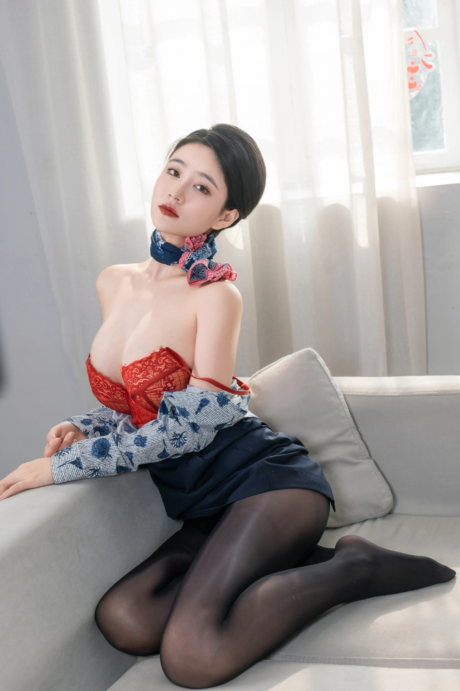 年年Nnian - 3月最新作品空姐2 第1张