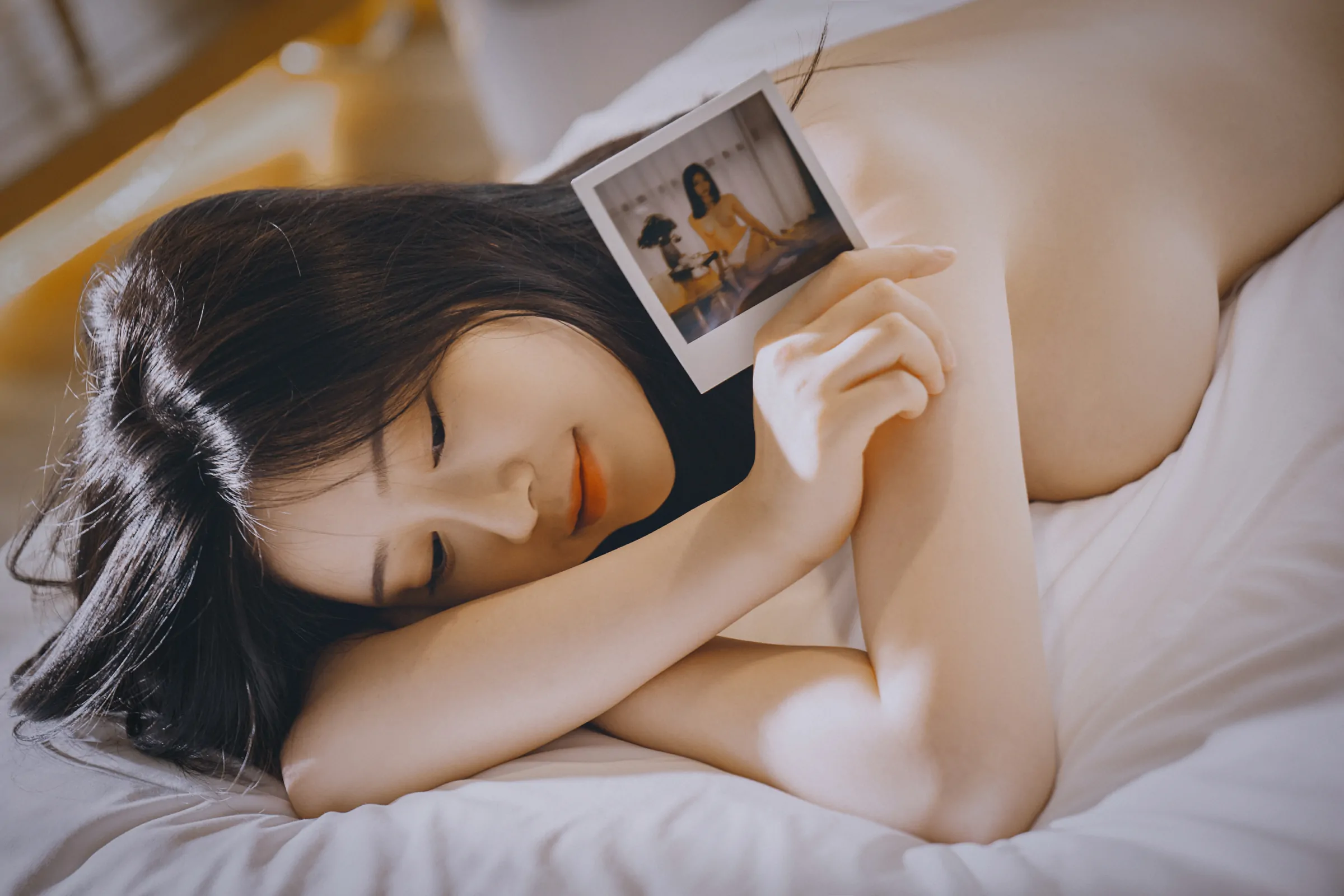 年年Nnian - 宝利来女孩 第3张
