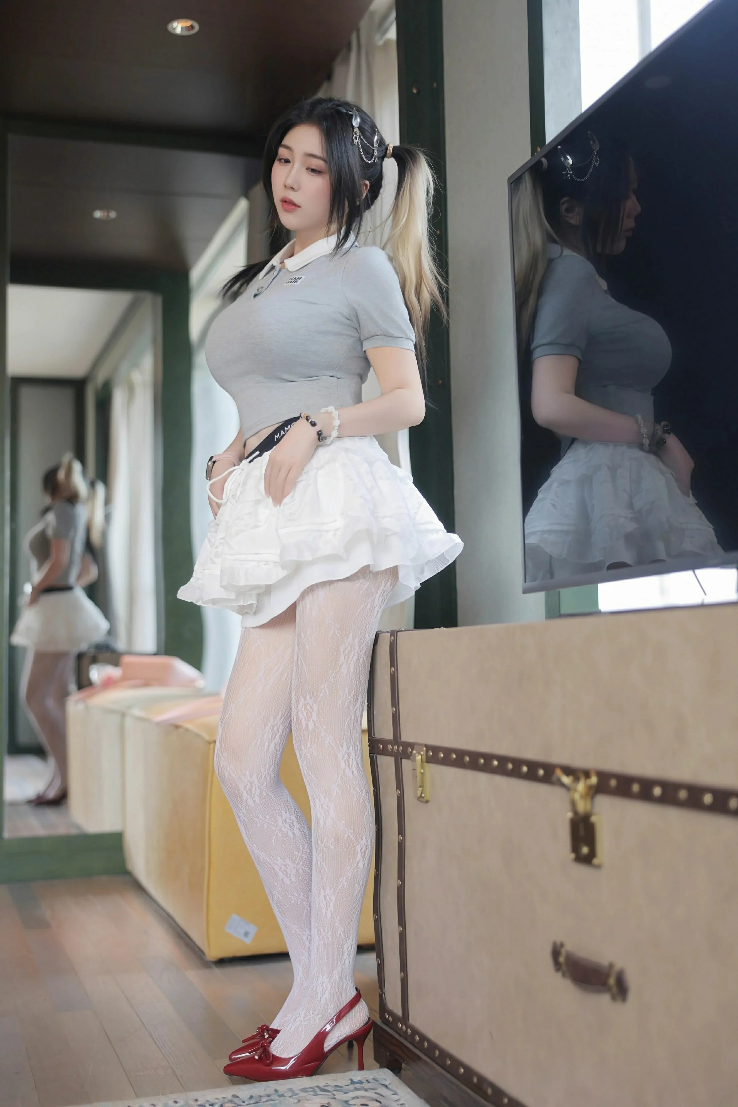 [XIUREN秀人网] 2025.05.27 No.10330 诺诺Hsu 第4张
