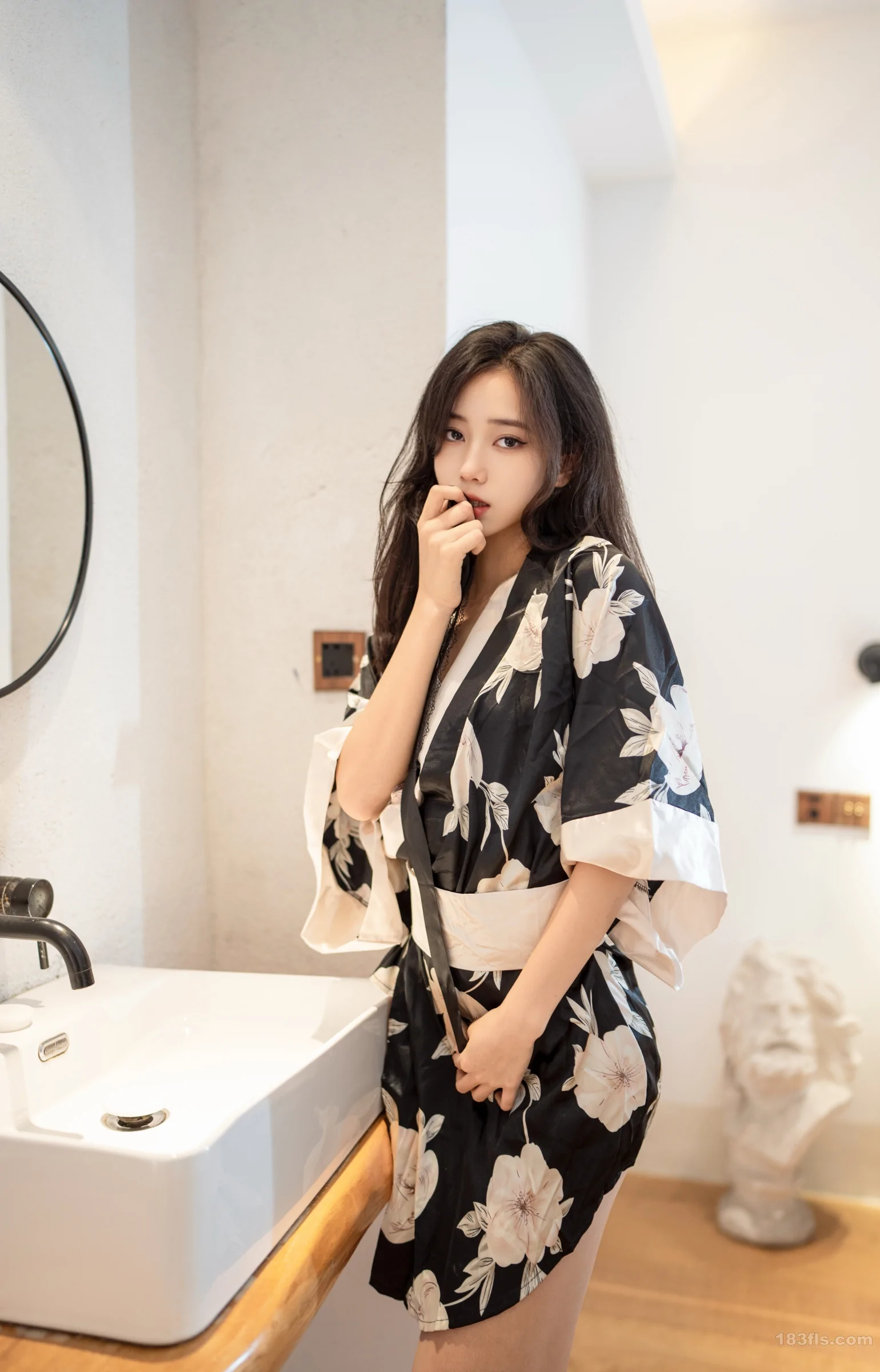 xiuren秀人网福利时安安大尺度内购无码流出情趣细绳 第4张