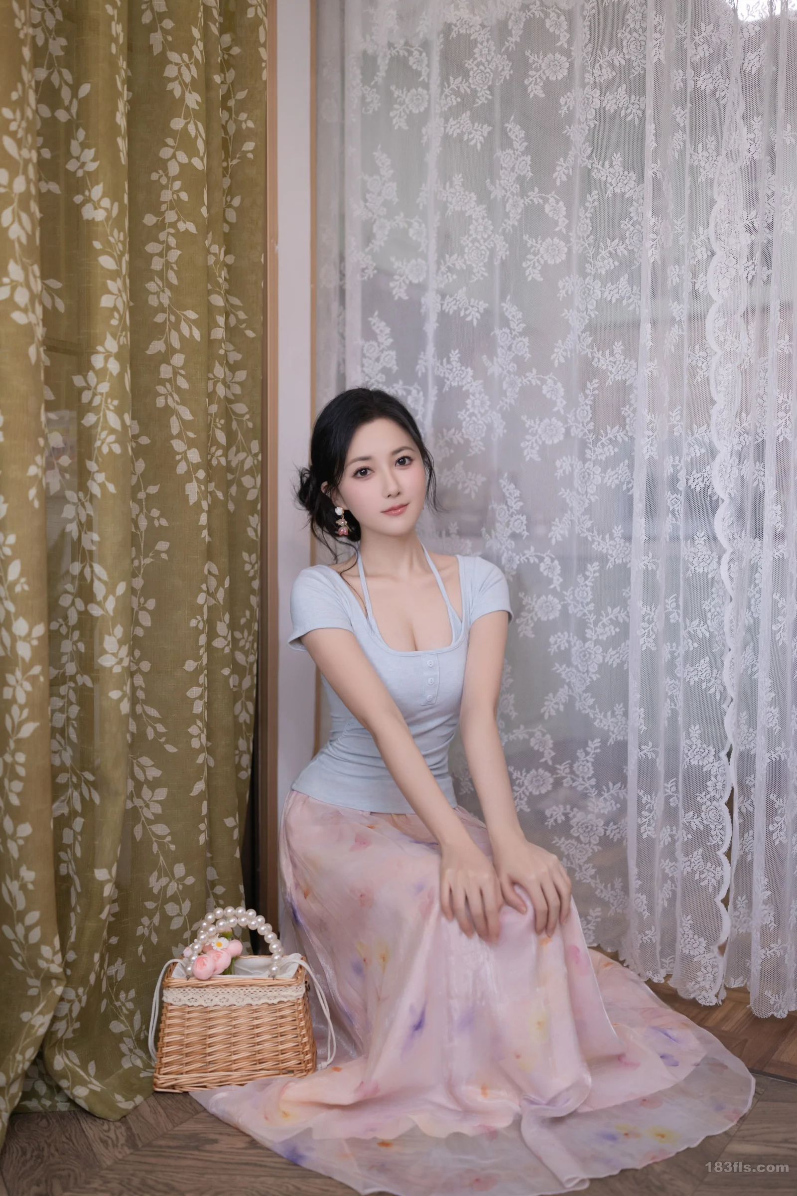 xiuren秀人网福利鱼子酱Fish大尺度内购无码流出森系 第3张