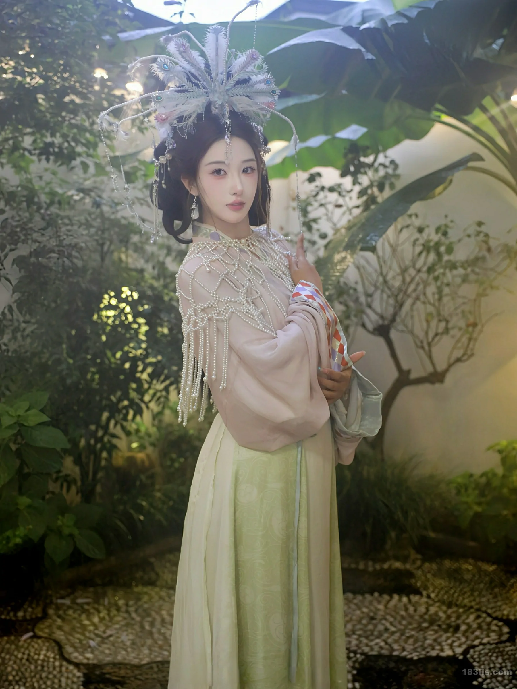 [XIUREN秀人网] 2025.09.05 No.10736 金允希Yuki 第2张