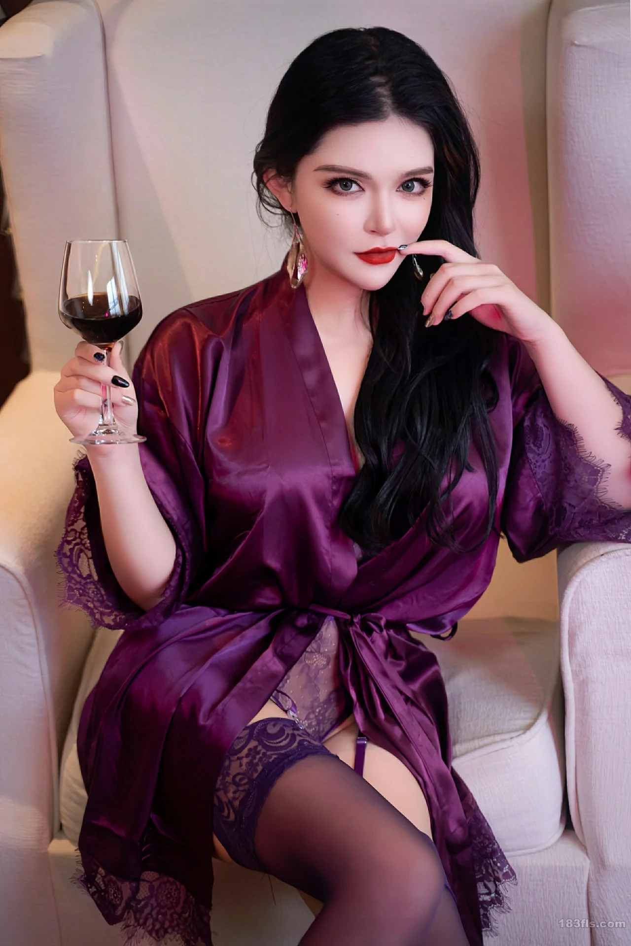 [XIUREN秀人网] 2025.08.28 No.10700 伊丽莎有点白 第3张