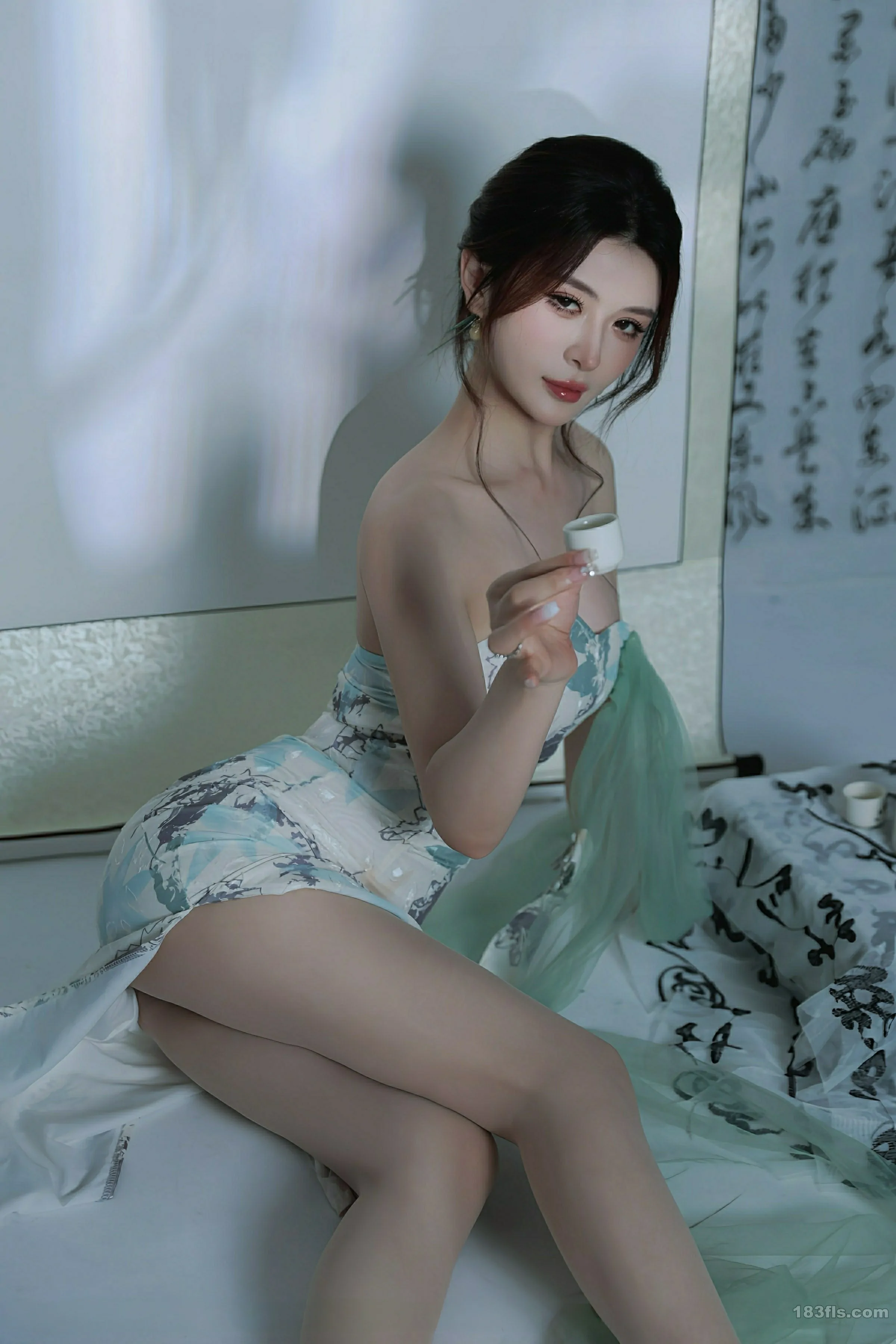 [XIUREN秀人网] 2025.08.27 No.10694 阿依莎 第3张