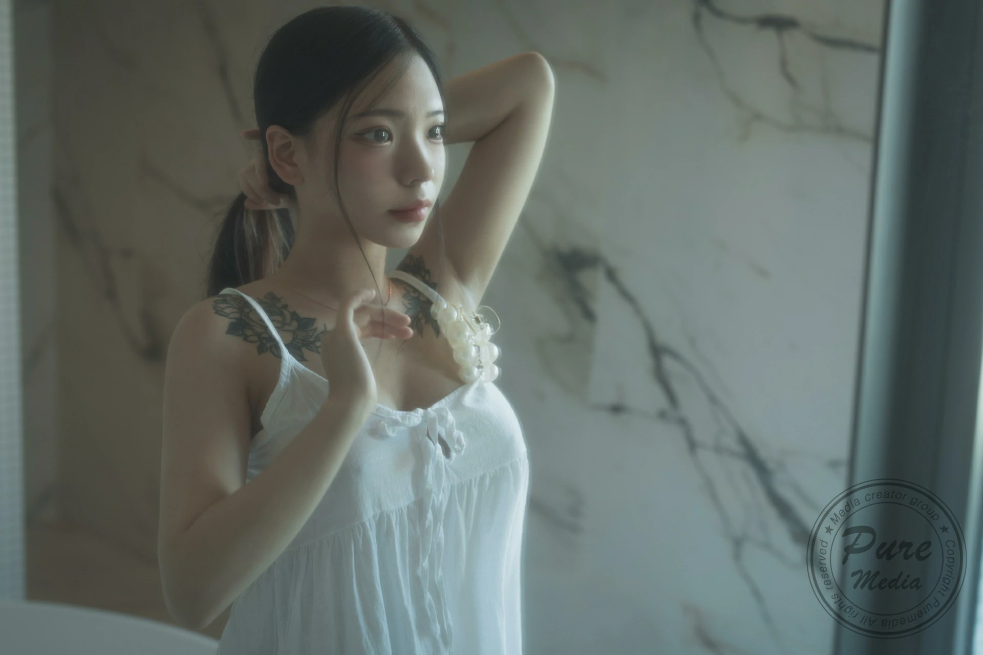 高端女神私拍流出九头身诱惑身材 第4张