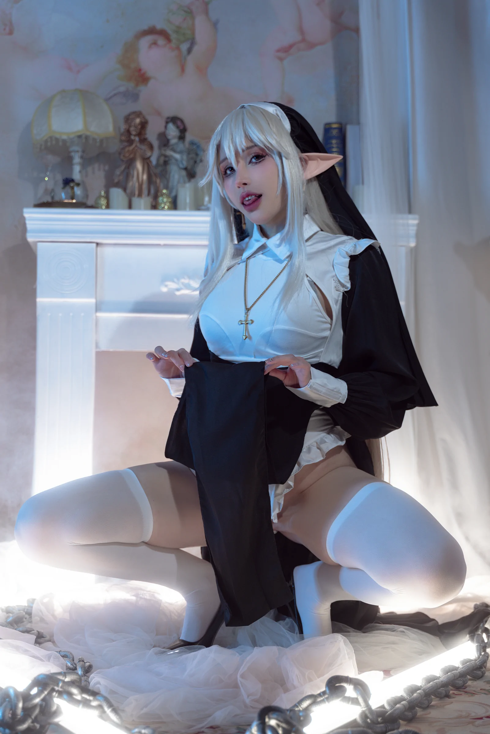 鹿八岁baby - 堕落修女 第4张