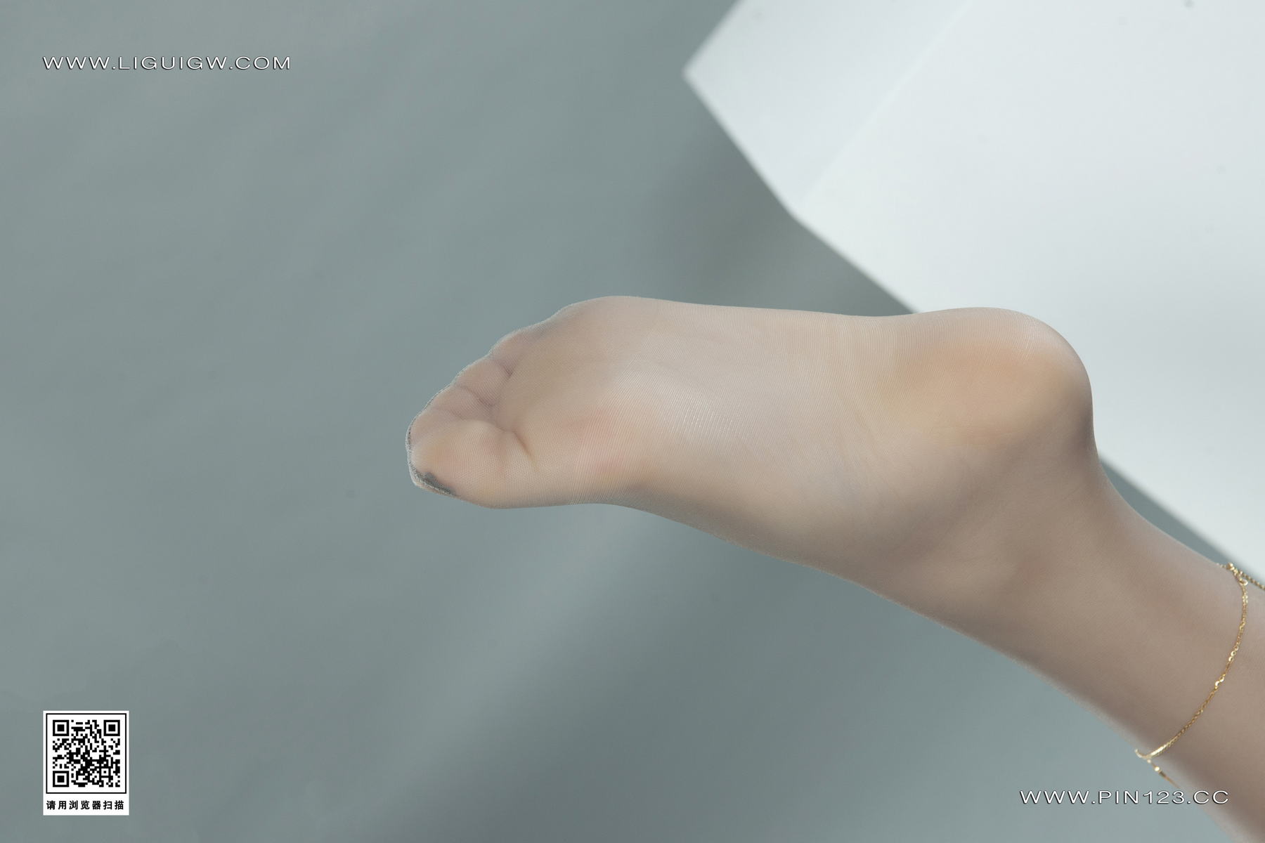 [Ligui丽柜] 2024.09.30《行政OL》瑞雪 第1张