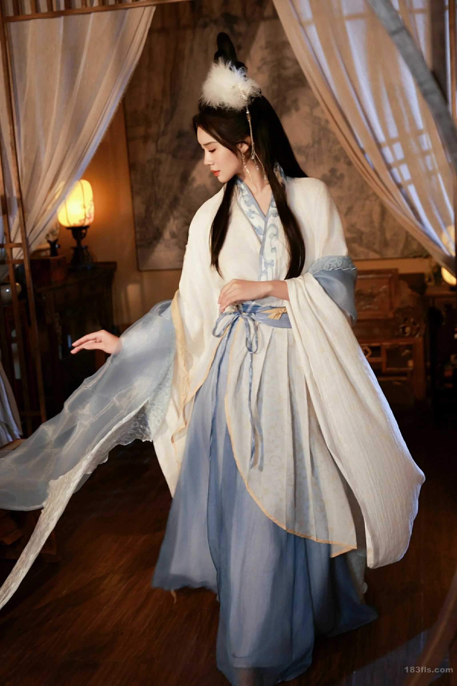 [XIUREN秀人网] 2025.09.30 No.10835 南乔 第2张