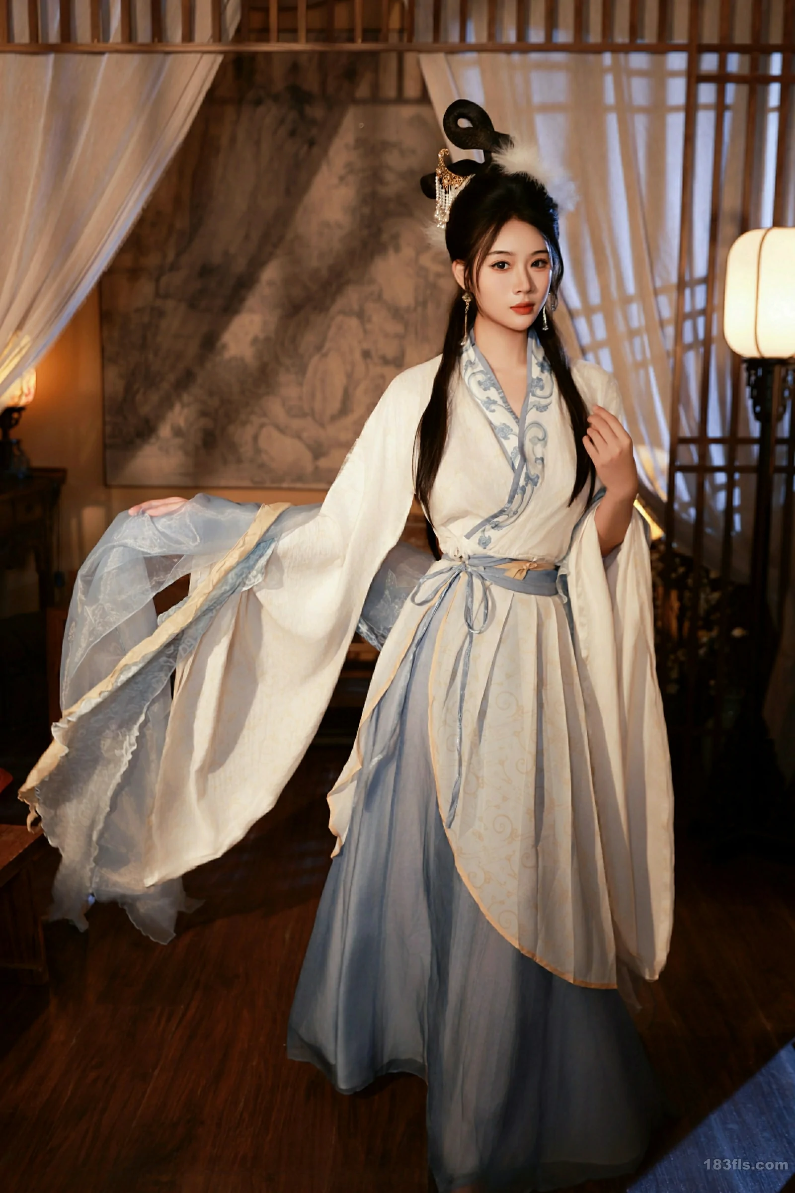 [XIUREN秀人网] 2025.09.30 No.10835 南乔 第3张