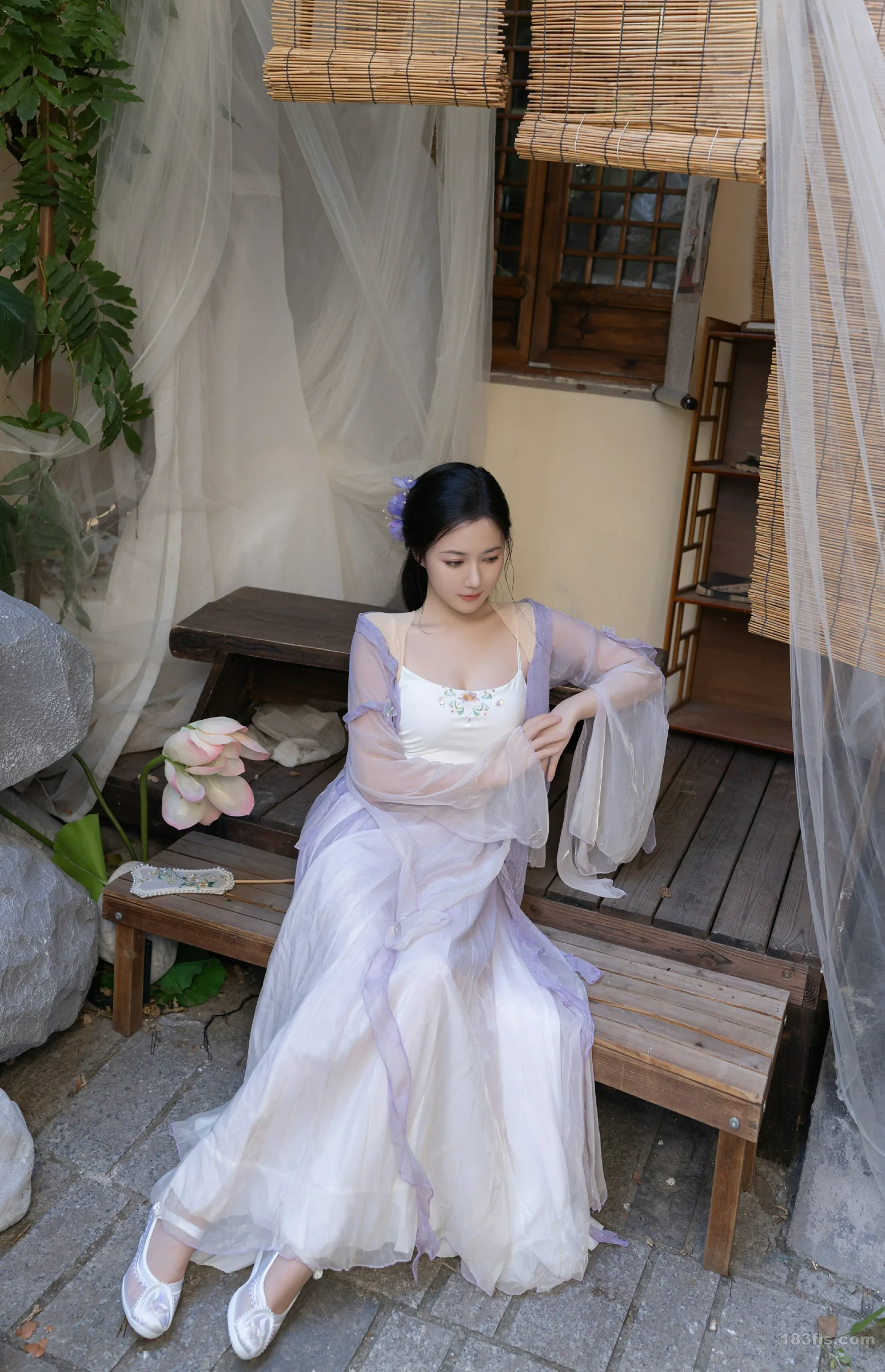 xiuren秀人网福利鱼子酱Fish大尺度内购无码流出蝴蝶 第3张