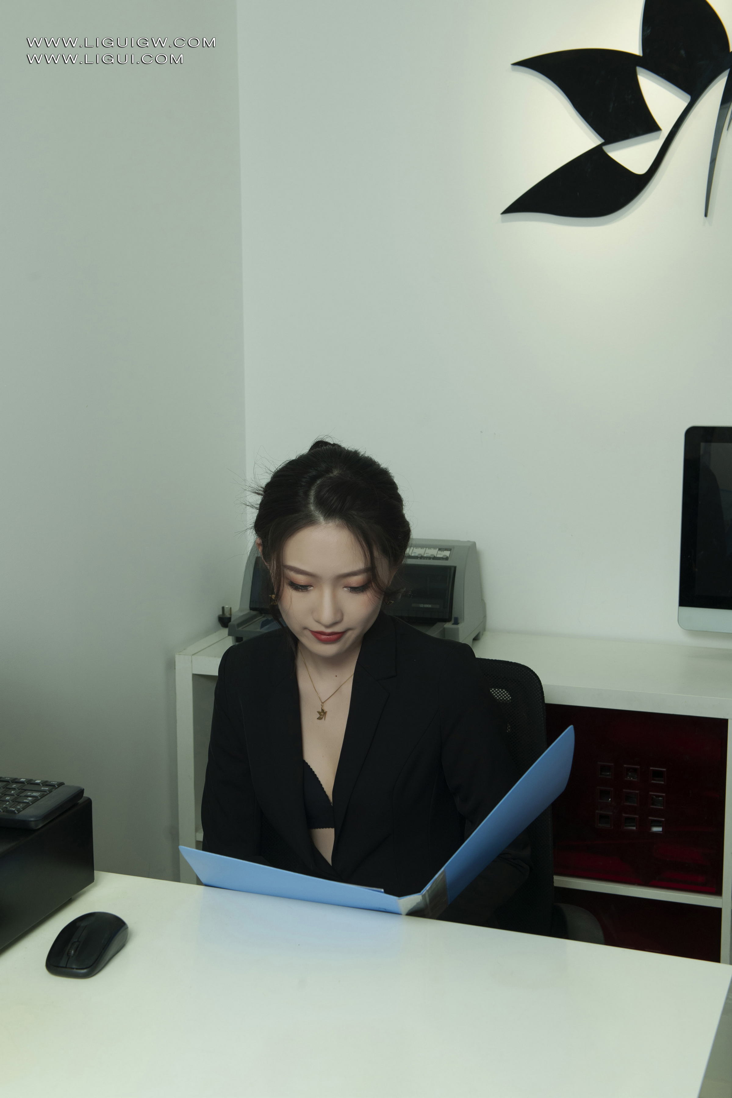 [Ligui丽柜] 2025.11.07 与OL同事的缚戏迷情 Xixi 第2张