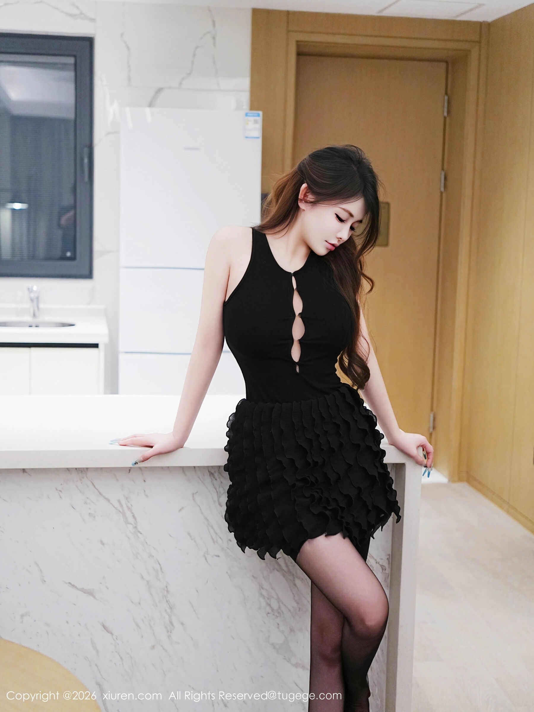  秀人网 甜妮 Vol.11204 第3张