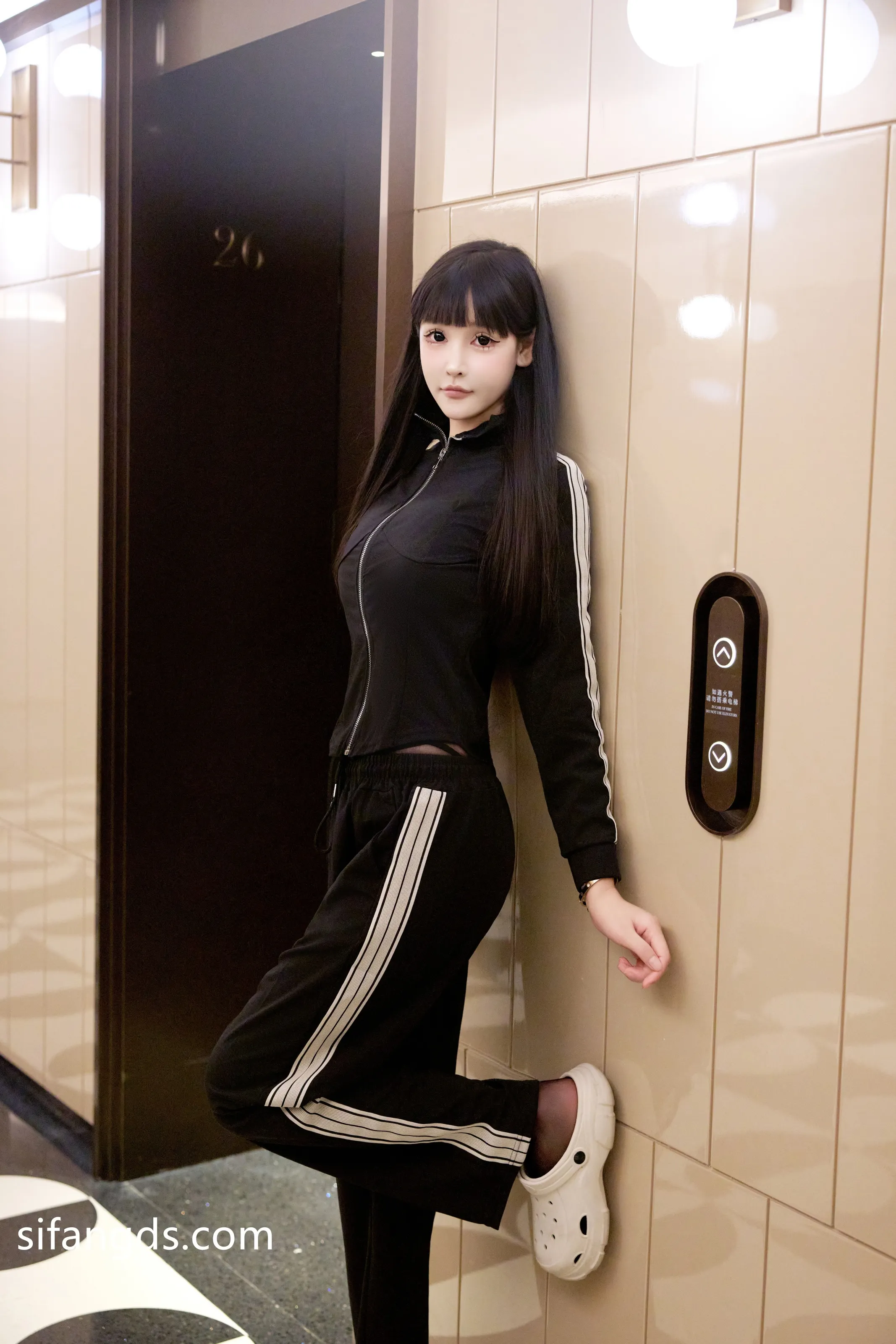 XiuRen 内购版 No.10482 智恩baby 裤里黑丝 第3张 XiuRen 内购版 No.10482 智恩baby 裤里黑丝 第3张