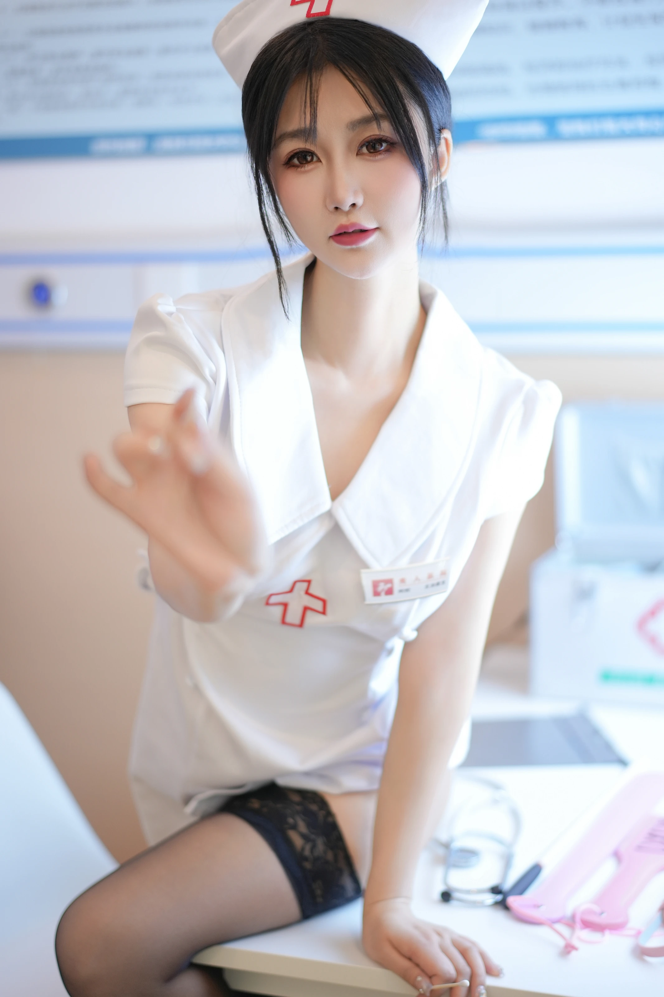 XiuRen 内购版 No.8512 laura阿姣 VIP医护病房 第4张 XiuRen 内购版 No.8512 laura阿姣 VIP医护病房 第4张