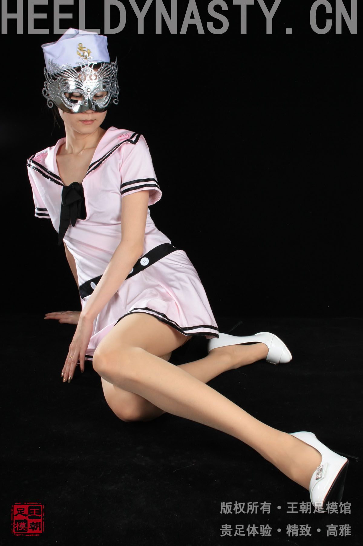 [王朝贵足丝袜] 2009-02-26 室内套图 布丁粉色水手制服短裙肉丝白色高跟系列A0