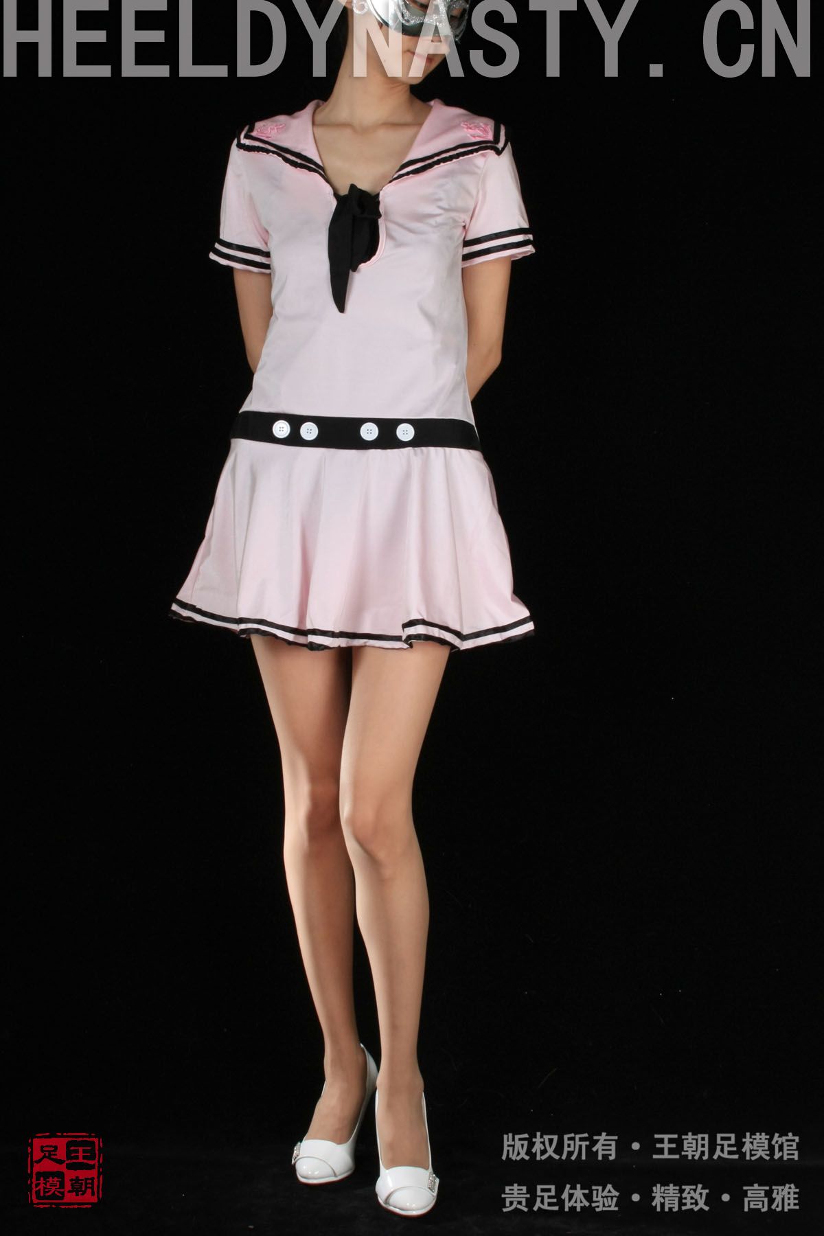 [王朝贵足丝袜] 2009-03-03 室内套图 布丁粉色水手制服短裙肉丝白色高跟系列B3