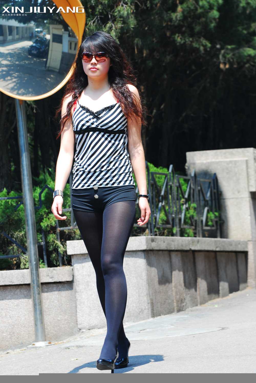 [新九阳私拍] NO.001街拍舒姗的黑丝[31P]